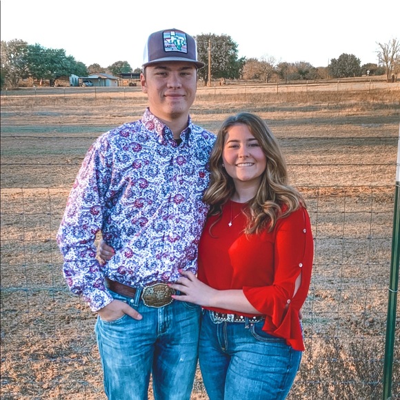 Meet your Posher, Shelbs!🌵💗 - Picture 7 of 8